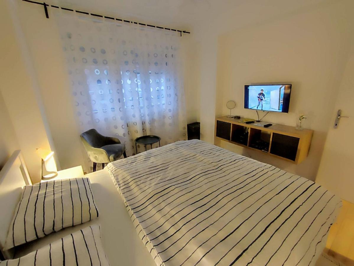 Tasmajdan City Break Belgrado Esterno foto